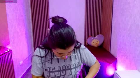 Snapshot of naanaky_tay chatting on November 6, 2025, 12:06 pm TARA online show from November 6, 2025, 12:06 pm