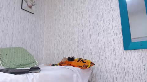 Snapshot of nadiawhite_ chatting on February 17, 2025, 10:03 pm Nadia online show from February 17, 2025, 10:03 pm