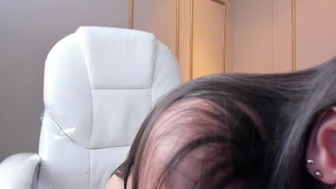 Nahimi online show from October 30, 2025, 8:31 pm