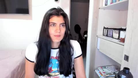 independent model online show from December 22, 2025, 2:30 am