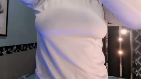 Snapshot of nahomi_tyler chatting on October 5, 2025, 12:20 am Nahomy online show from October 5, 2025, 12:20 am