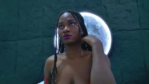 Nahomi online show from February 18, 2026, 12:12 pm