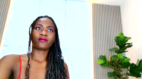 Snapshot of nahomi_williams_ chatting on March 11, 2026, 12:55 pm Nahomi online show from March 11, 2026, 12:55 pm