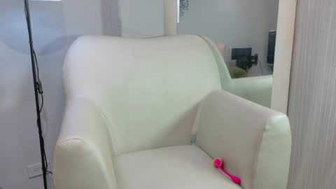 nahommybell online show from March 31, 2026, 3:30 am