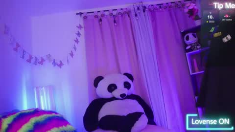 nahomy 2308 online show from April 22, 2026, 12:28 pm