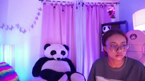 nahomy 2308 online show from May 14, 2026, 11:39 am