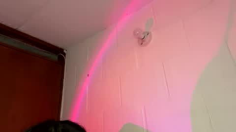 nahomy online show from December 1, 2025, 1:16 pm