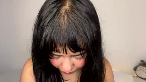 nahomy online show from April 21, 2026, 2:23 pm