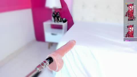 Nahomy Roberts online show from February 8, 2025, 6:01 pm