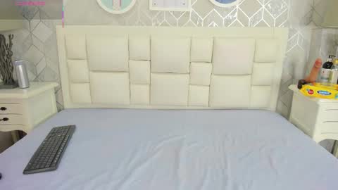 naia_cox online show from March 26, 2026, 3:45 am