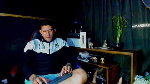 naider_1 online show from March 24, 2026, 4:39 am