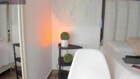 Snapshot of nainadeivis chatting on December 24, 2024, 7:28 am Naina online show from December 24, 2024, 7:28 am