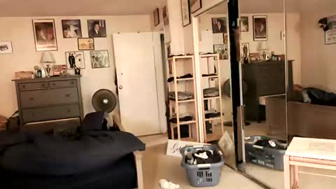 nakedmonkey online show from July 3, 2026, 2:18 am