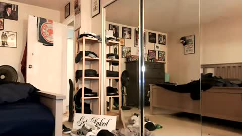 nakedmonkey online show from July 15, 2026, 1:44 am