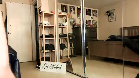 nakedmonkey online show from July 25, 2026, 1:36 am