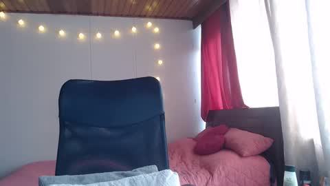 Snapshot of nala_foster chatting on December 23, 2024, 4:17 pm Nala online show from December 23, 2024, 4:17 pm