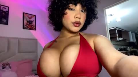 Snapshot of namithompson chatting on September 21, 2025, 12:23 am NamiThompson online show from September 21, 2025, 12:23 am