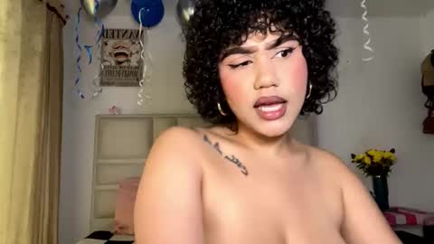 Snapshot of namithompson chatting on October 1, 2025, 9:43 pm NamiThompson online show from October 1, 2025, 9:43 pm