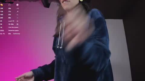 Nana  Natalia online show from June 12, 2026, 2:21 am