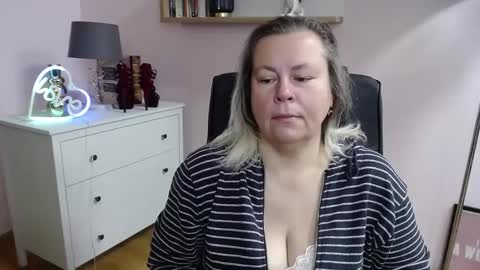 Nancy online show from December 31, 2024, 5:44 am