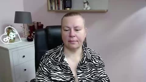 Nancy online show from February 19, 2025, 5:38 am