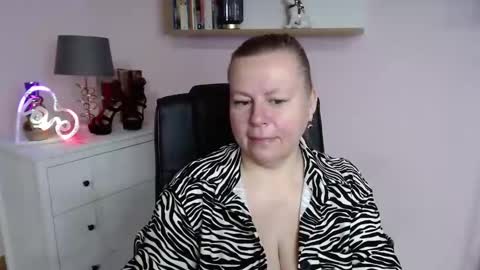 Nancy online show from February 21, 2025, 7:45 am