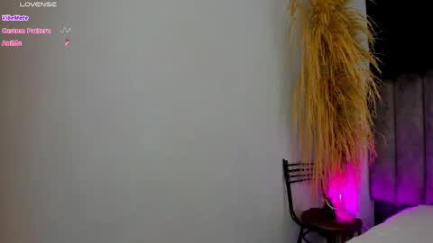 Snapshot of nanda_vixen_ chatting on April 8, 2026, 12:54 am Nanda online show from April 8, 2026, 12:54 am