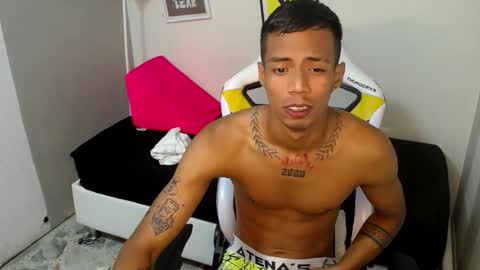 nando_col online show from November 15, 2025, 12:02 pm