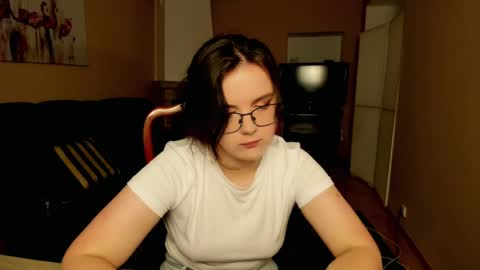 naomi_di online show from July 2, 2026, 7:20 pm