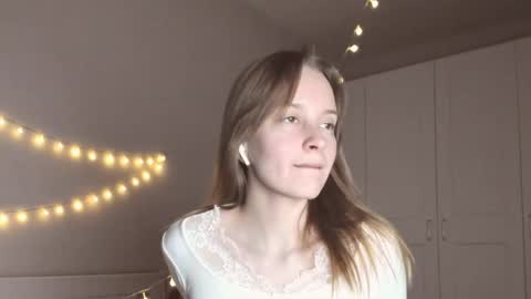 Snapshot of naomi_oops chatting on May 5, 2026, 7:22 pm Naomi online show from May 5, 2026, 7:22 pm