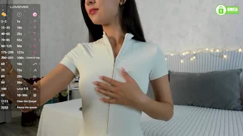 Snapshot of naomi_tara chatting on September 19, 2025, 2:40 pm Naomi online show from September 19, 2025, 2:40 pm