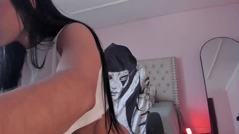 Snapshot of naomibrinks1 chatting on November 2, 2025, 5:15 pm Heidy online show from November 2, 2025, 5:15 pm