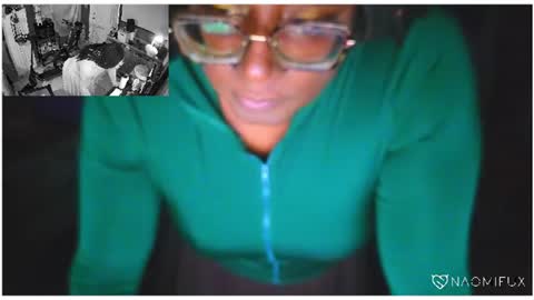 Snapshot of naomifux chatting on July 21, 2026, 5:43 am Naomi online show from July 21, 2026, 5:43 am