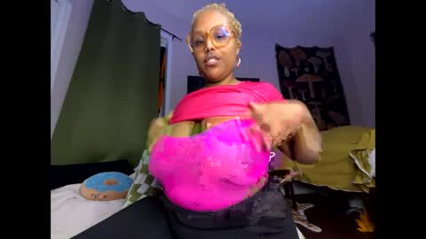 Naomigiirl6 online show from January 18, 2025, 12:57 pm