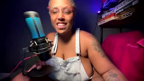 Naomigiirl6 online show from June 6, 2026, 8:13 pm