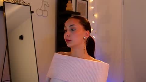 Snapshot of naomii_20 chatting on November 18, 2025, 8:46 pm naomii_20 online show from November 18, 2025, 8:46 pm
