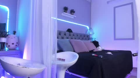 Snapshot of naomii_soto chatting on February 17, 2025, 8:15 pm Naomi online show from February 17, 2025, 8:15 pm