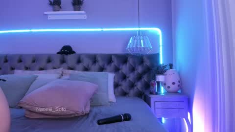 Snapshot of naomii_soto chatting on February 24, 2025, 10:25 pm Naomi online show from February 24, 2025, 10:25 pm