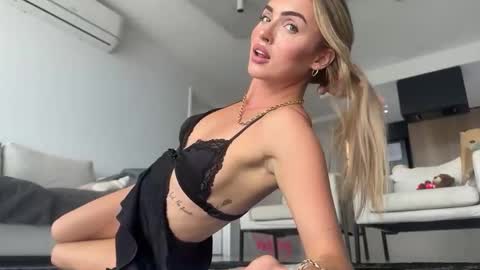 naomirhoades online show from February 13, 2025, 12:02 am