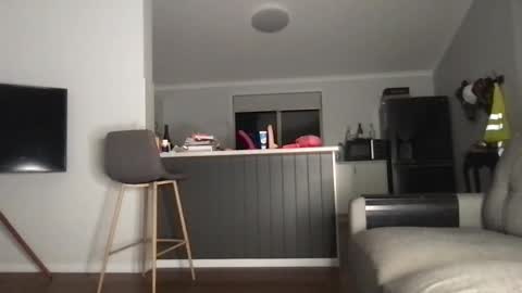 naomirhoades online show from February 27, 2025, 10:48 am