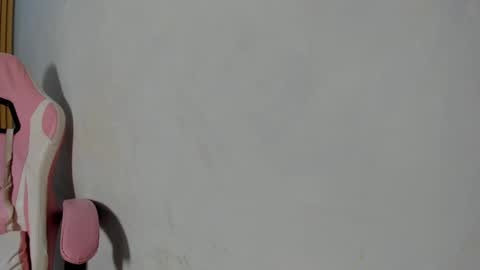 naomis_35 online show from November 19, 2025, 7:14 pm