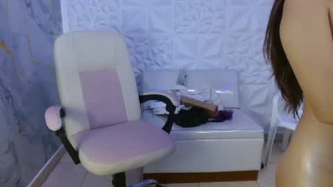 Naomis online show from May 11, 2026, 4:15 pm