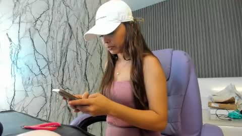 Naomis online show from June 14, 2026, 2:08 pm