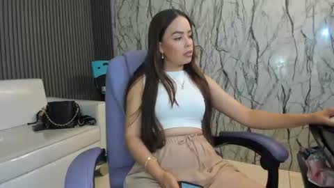 Naomis online show from July 12, 2026, 1:35 pm