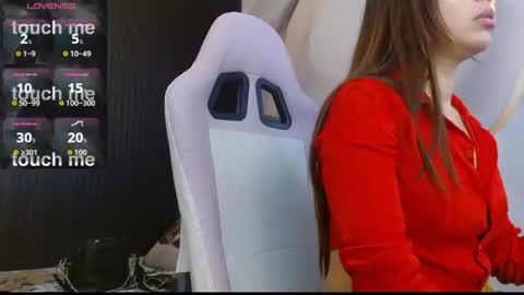 Naomis online show from July 13, 2026, 1:47 pm
