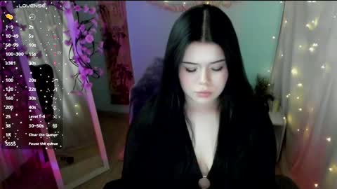 Snapshot of naomivibes chatting on April 20, 2026, 6:05 am Naomi online show from April 20, 2026, 6:05 am