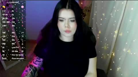 Snapshot of naomivibes chatting on April 22, 2026, 7:11 am Naomi online show from April 22, 2026, 7:11 am