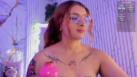 Naomy  online show from April 6, 2026, 4:46 am