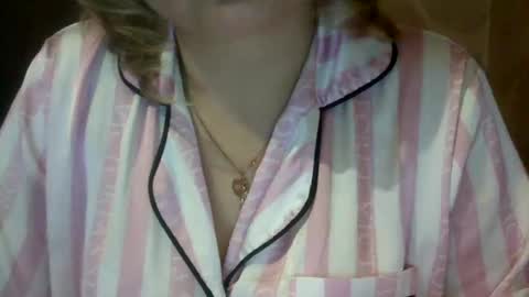 Snapshot of narcisjill chatting on December 15, 2024, 12:29 am NarcisJill online show from December 15, 2024, 12:29 am