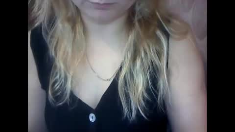 Snapshot of narcisjill chatting on October 22, 2025, 10:37 am NarcisJill online show from October 22, 2025, 10:37 am